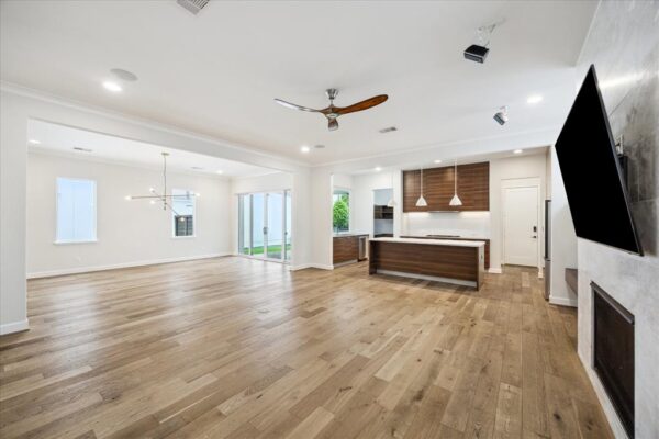 1724 Maravilla Drive  Houston 77055 Harris - Image 8