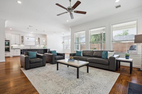 1729 Wakefield Drive  Houston 77018 Harris - Image 8