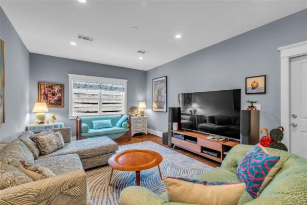 1819 Mill Creek Drive  Houston 77008 Harris - Image 11