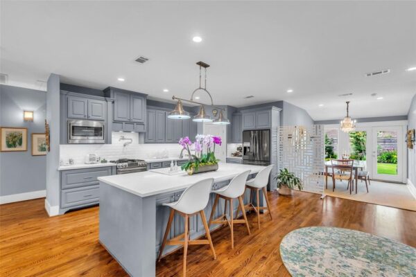 1819 Mill Creek Drive  Houston 77008 Harris - Image 15