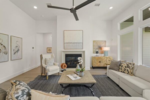 1827 Chantilly Lane  Houston 77018 Harris - Image 12