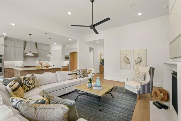1827 Chantilly Lane  Houston 77018 Harris - Image 14