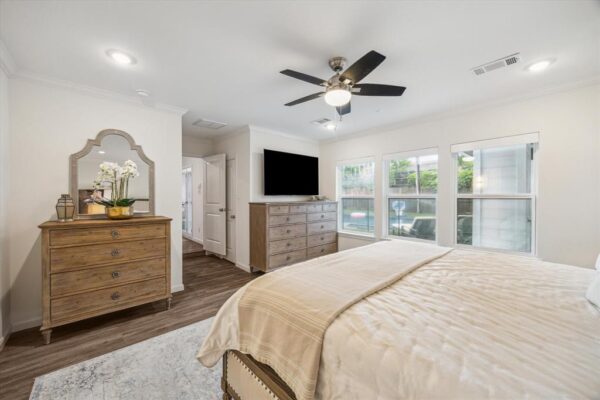 1904 Chimney Rock Road  Houston 77056 Harris - Image 15