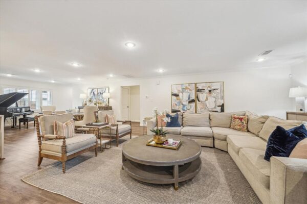 1904 Chimney Rock Road  Houston 77056 Harris - Image 8