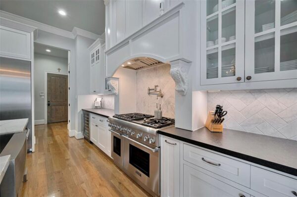 1906 Althea Drive  Houston 77018 Harris - Image 14