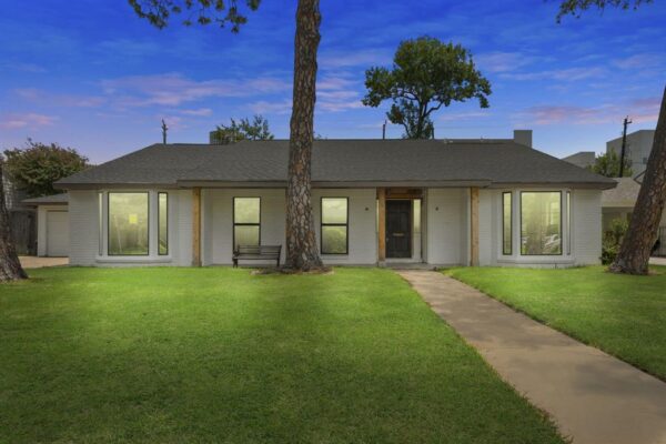 1911 Briarmead Drive  Houston 77057 Harris - Image 3