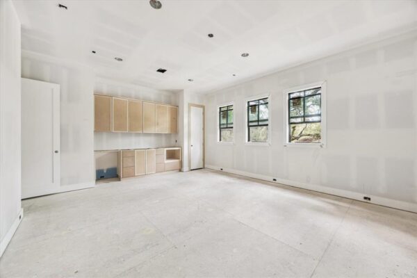 2019 Saxon Drive  Houston 77018 Harris - Image 13