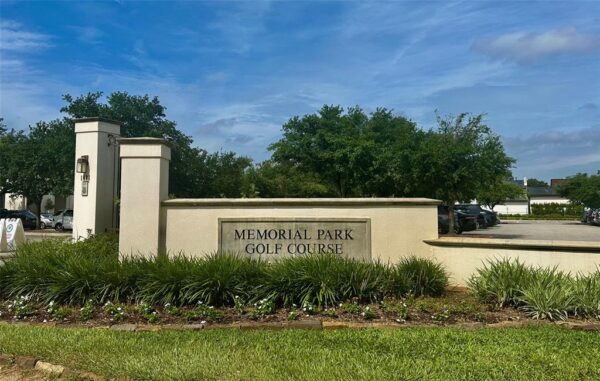207 Wynden Crescent Court  Houston 77056 Harris - Image 25