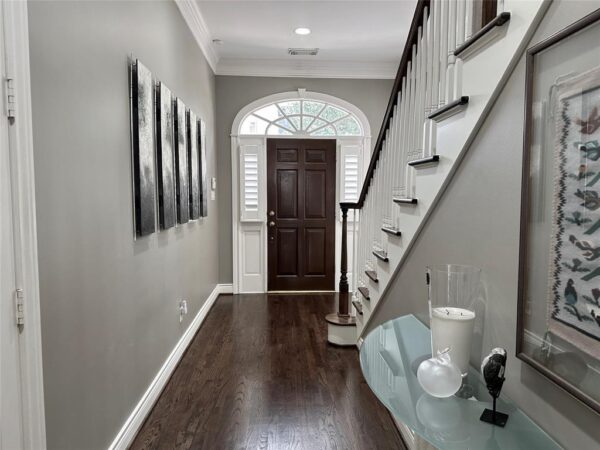 207 Wynden Crescent Court  Houston 77056 Harris - Image 3