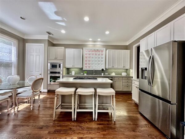 207 Wynden Crescent Court  Houston 77056 Harris - Image 5