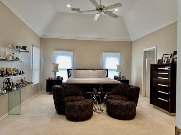 207 Wynden Crescent Court  Houston 77056 Harris - Image 8
