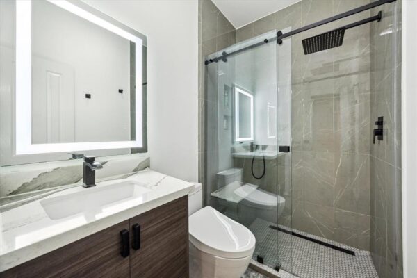 208 E 12th Street  Houston 77008 Harris - Image 11