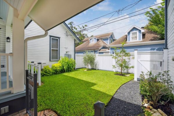 208 E 12th Street  Houston 77008 Harris - Image 23