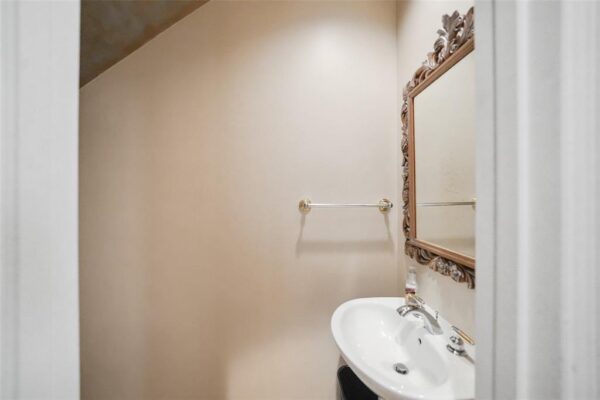 2112 McDuffie Street  Houston 77019 Harris - Image 11