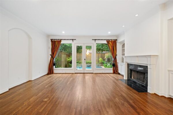 2112 McDuffie Street  Houston 77019 Harris - Image 15