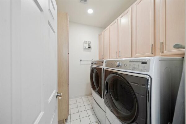 2112 McDuffie Street  Houston 77019 Harris - Image 19