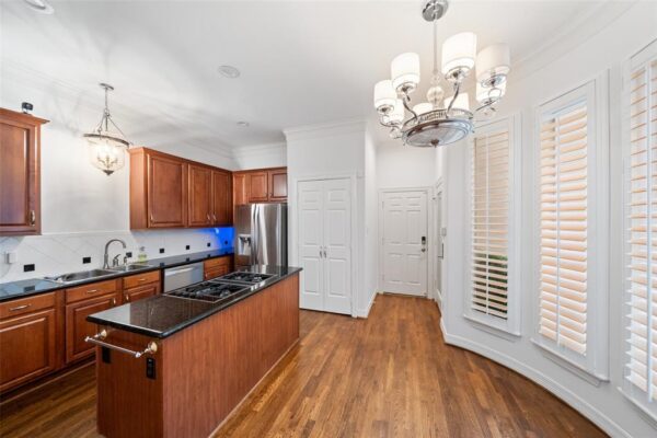 2112 McDuffie Street  Houston 77019 Harris - Image 6