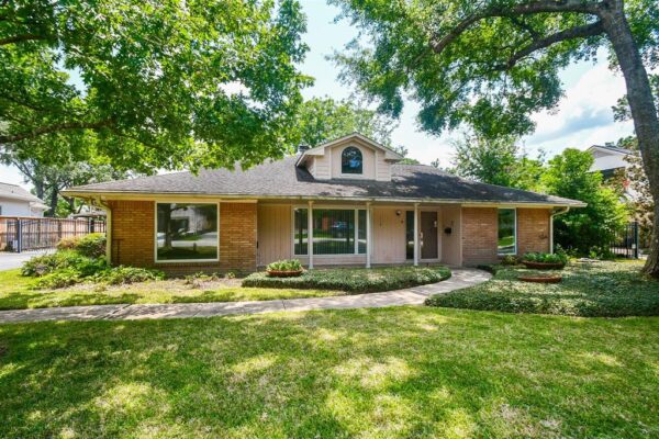 2202-Hewitt-Drive--Houston-77018-Harris_img-1