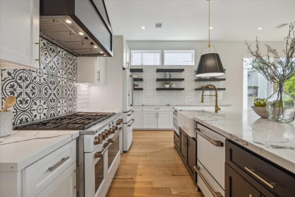 2202 Hewitt Drive  Houston 77018 Harris - Image 11