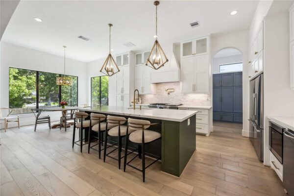 1913 Ebony Lane  Houston 77018 Harris - Image 2