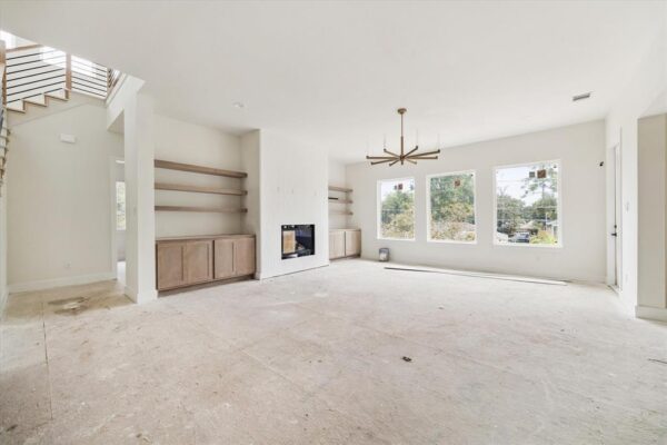 2211 Saxon Drive  Houston 77018 Harris - Image 2