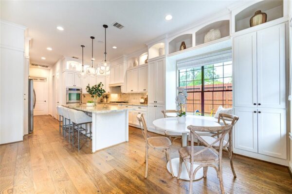 1403 Wakefield Drive  Houston 77018 Harris - Image 2