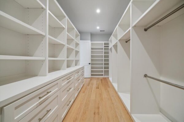 2202 Hewitt Drive  Houston 77018 Harris - Image 25