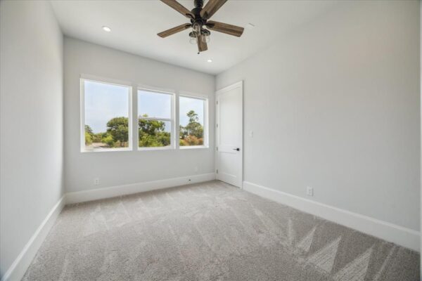 2202 Hewitt Drive  Houston 77018 Harris - Image 28