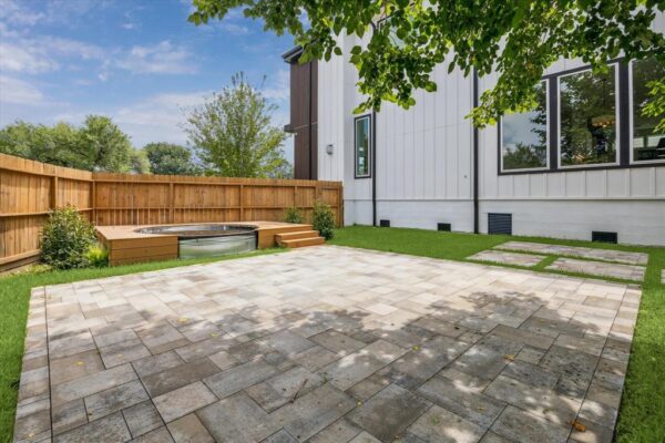 2202 Hewitt Drive  Houston 77018 Harris - Image 38