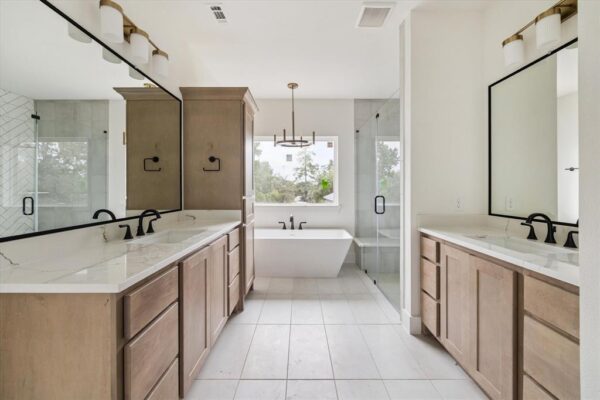 2211 Saxon Drive  Houston 77018 Harris - Image 6