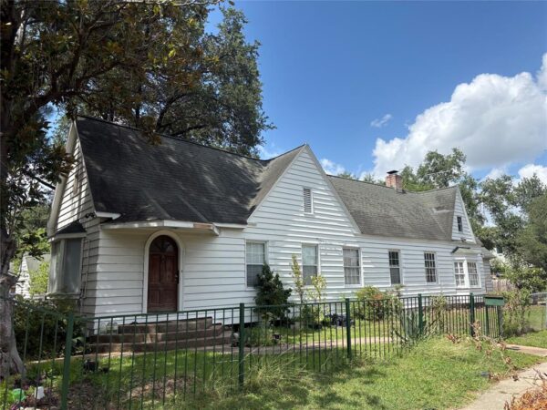 2302 Wordsworth Street  Houston 77030 Harris - Image 3