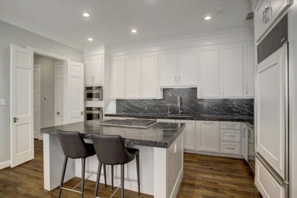 2308 Briarglen Drive  Houston 77027 Harris - Image 24