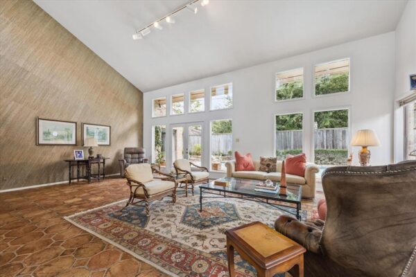 24 W Broad Oaks Drive  Houston 77056 Harris - Image 2