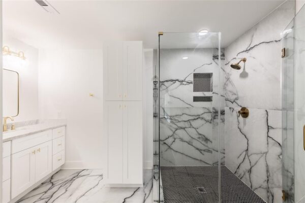 2413 Briarhurst Drive  Houston 77057 Harris - Image 11