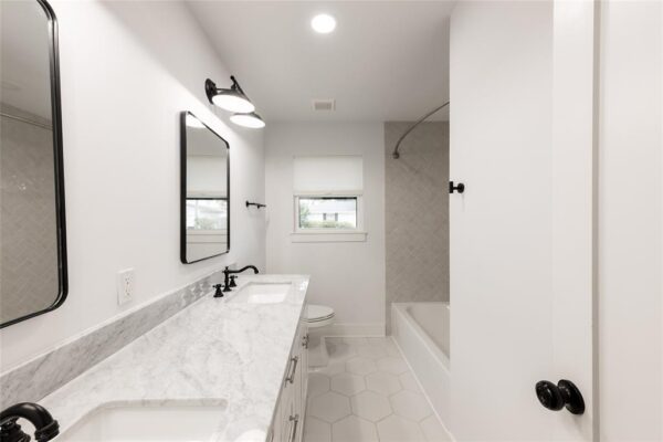 2413 Briarhurst Drive  Houston 77057 Harris - Image 16