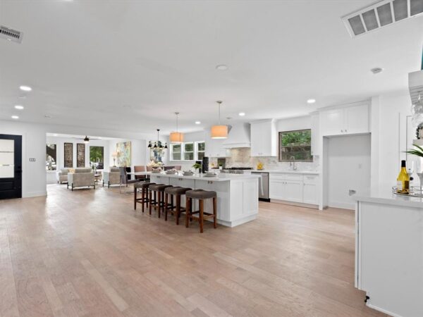 2501 Briarhurst Drive  Houston 77057 Harris - Image 4