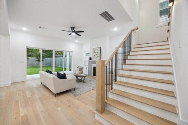 308 E 26th Street  Houston 77008 Harris - Image 9