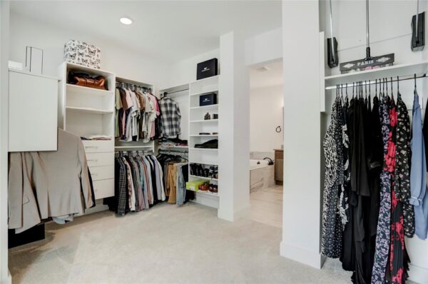 3124 Somerset Levens Lane  Houston 77055 Harris - Image 19