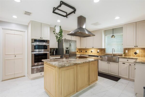 354 Tealwood Drive  Houston 77024 Harris - Image 17