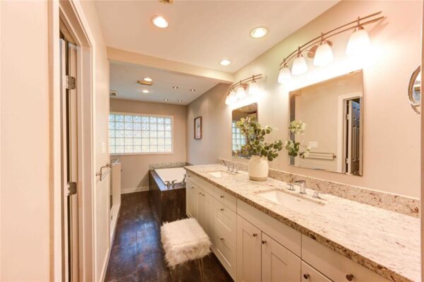 358 Tealwood Drive  Houston 77024 Harris - Image 31