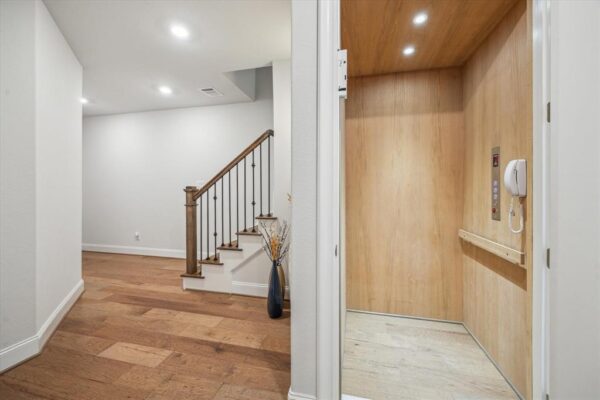 3606 Lannister Lane  Houston 77055 Harris - Image 9