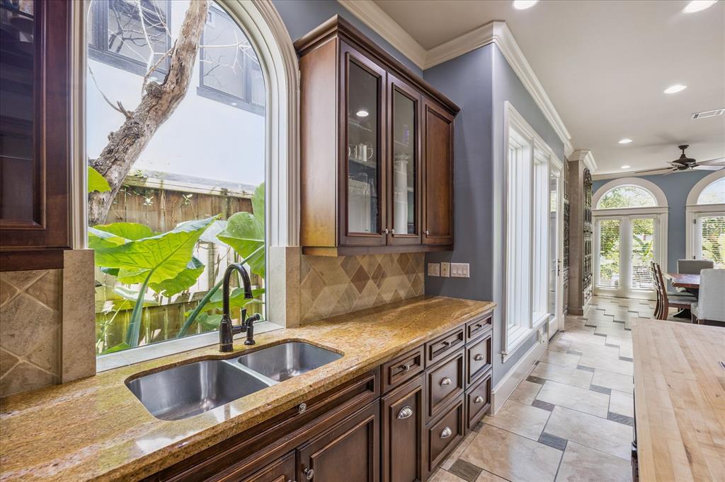 37 Hackberry Lane  Houston 77027 Harris - Image 10