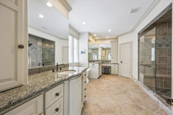 37 Hackberry Lane  Houston 77027 Harris - Image 15