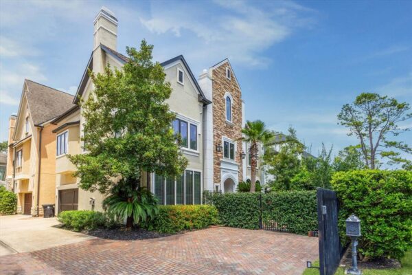 37 Hackberry Lane  Houston 77027 Harris - Image 2