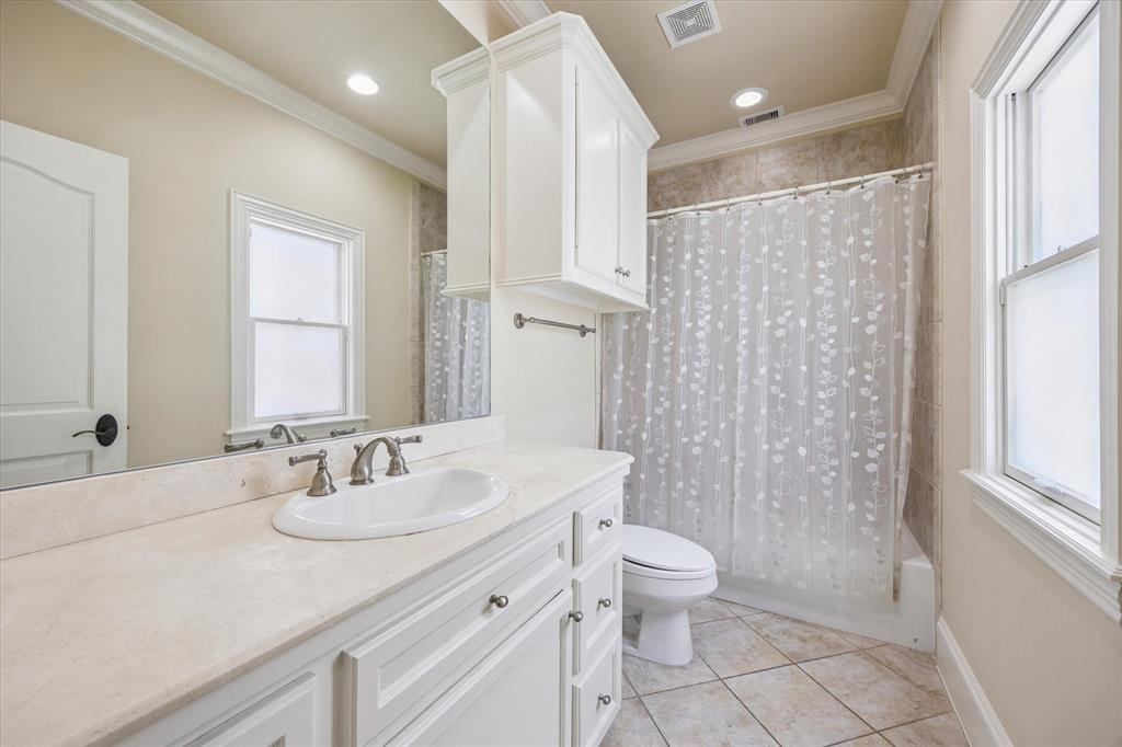 37 Hackberry Lane  Houston 77027 Harris - Image 22