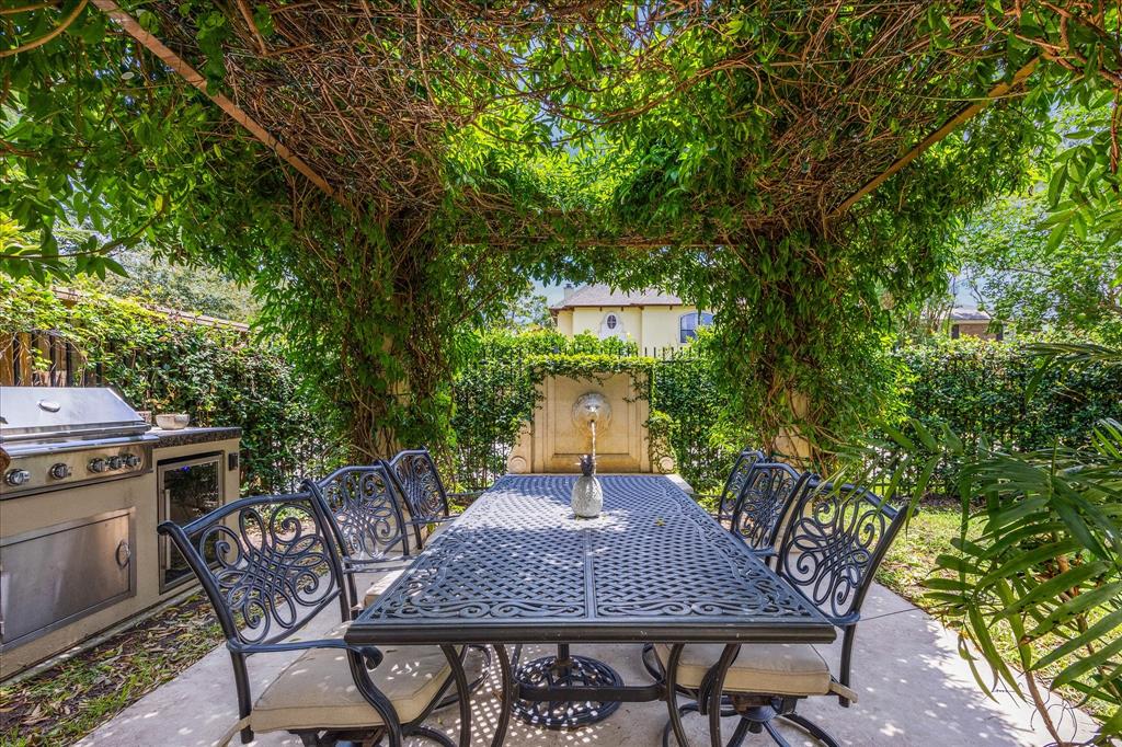 37 Hackberry Lane  Houston 77027 Harris - Image 27
