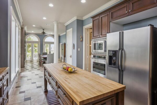 37 Hackberry Lane  Houston 77027 Harris - Image 9