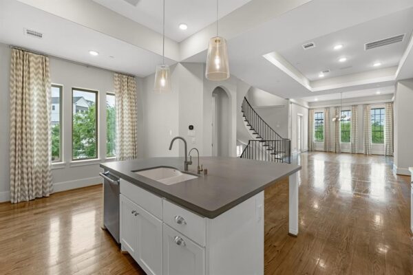 3709 Somerset Commons Lane  Houston 77055 Harris - Image 10
