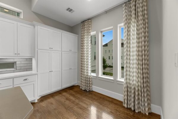 3709 Somerset Commons Lane  Houston 77055 Harris - Image 11