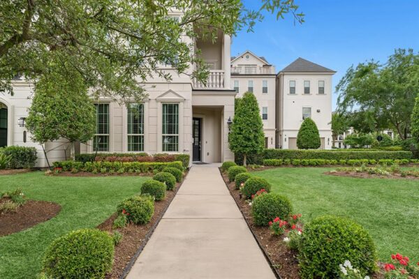 3709 Somerset Commons Lane  Houston 77055 Harris - Image 2